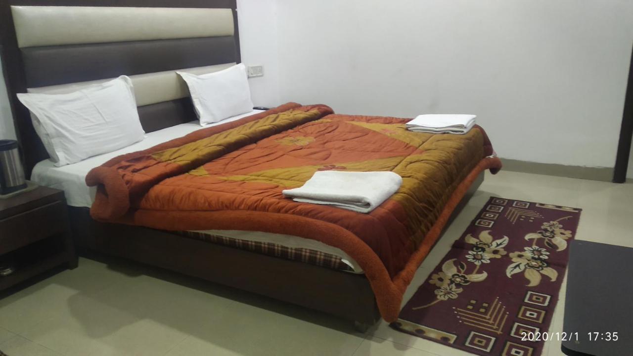 Hotel Popular Amritsar Eksteriør bilde
